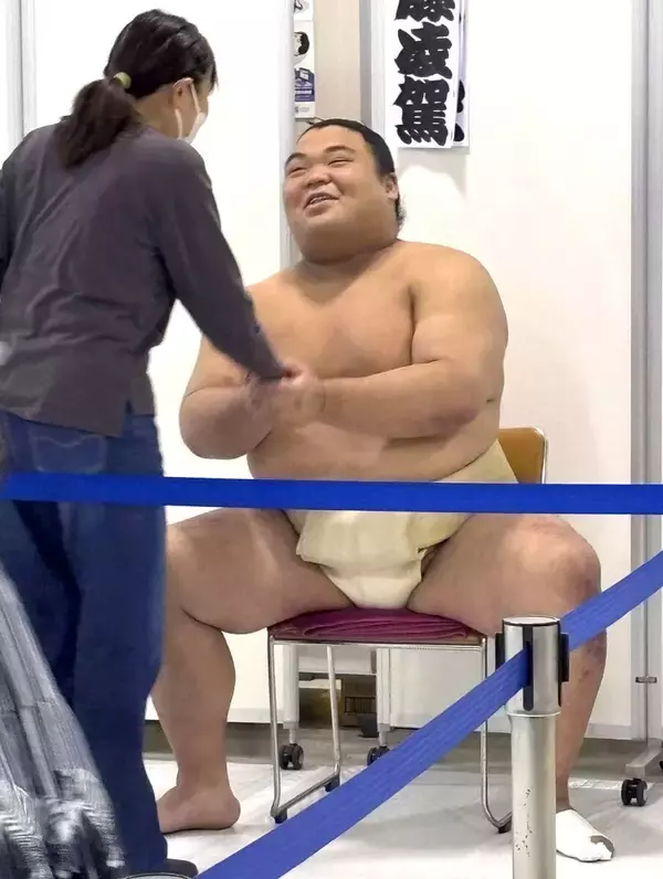 巡業初参加の幕内・藤凌駕、２９日間で２７か所を巡る春巡業を完走　握手会では連日の神対応　ファンサービスに込めた思いとは