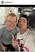 ワンオク・Ｔａｋａが世界的アーティストと２ショット！「おおお」「豪華な二人」「めっちゃなっかよしぃー」