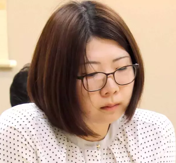 西山朋佳女流三冠、福間香奈女流五冠に連勝で清麗初獲得に王手