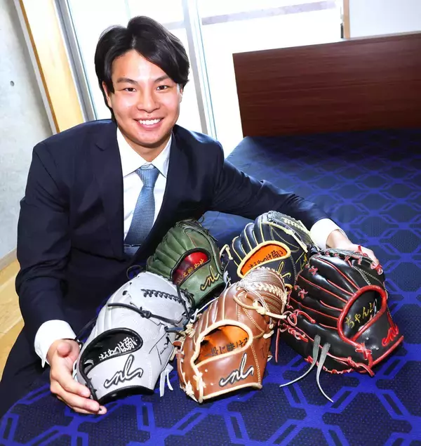 ドン！！巨人ドラ２・田和廉「ＯＮＥ　ＰＩＥＣＥ」の名言を刺しゅうした特注グラブ持参