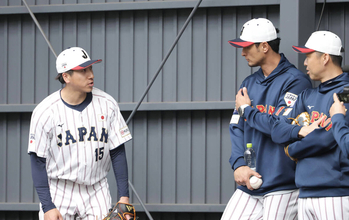 ダルビッシュの助言で大勢が“悩み解消”「曲がっているからいいというわけでもない、と」ジャイロ回転のスライダーを相談