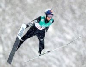 【ジャンプＷ杯】高梨沙羅は１０位　１回目４位も２回目に飛距離伸ばせず　五輪でメダル２個獲得の丸山希は３位