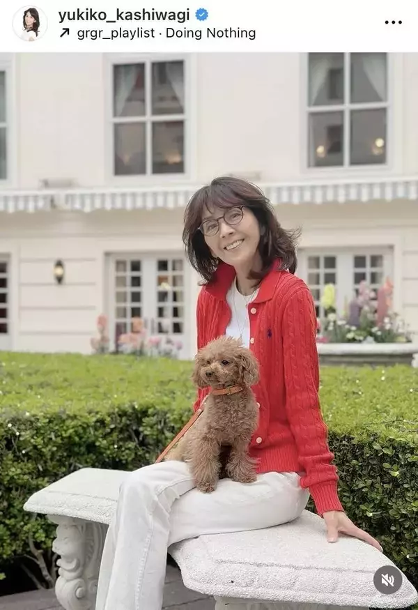 ７８歳・柏木由紀子「今年の気分」のオレンジ・コーデに絶賛の声「さすがオシャレ番長」「素敵」