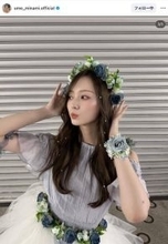 卒業発表の乃木坂４６・梅澤美波　肩出しドレス×花の髪飾り「花嫁だ〜」「神々しい」「やっぱりプリンセス」