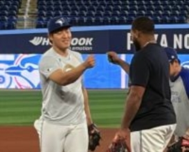 岡本和真が坂本勇人の劇的通算３００号を祝福「さすが」「エンターテイナー」　試合前特打のＢＧＭは竹内まりや