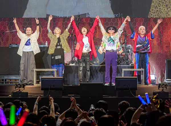 ＦＬＯＷ　主催のアニソンフェス３年連続で開催　ｈｉｄｅ　ｗｉｔｈ　Ｓｐｒｅａｄ　Ｂｅａｖｅｒとのコラボ演奏が実現