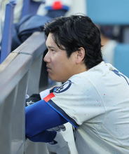 ドジャース大敗で６カードぶり負け越し　山本由伸が６回６失点…１０勝お預けで６敗目　左膝炎症の大谷翔平は１安打で８回途中交代　前半戦あと１試合
