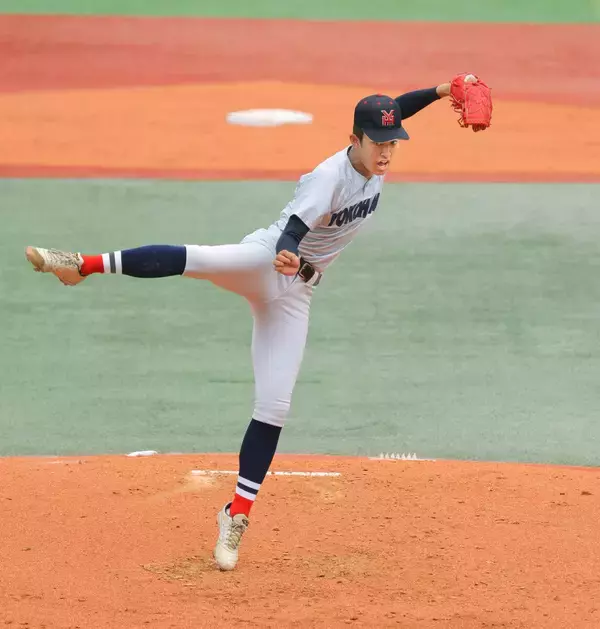 【高校野球】自己最速１５７キロへのどよめき「楽しい」横浜・織田翔希、右ふくらはぎ違和感でも６回０／３ノーノー
