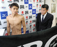 デビュー１２戦無敗の佐野遥渉、前日計量で体重超過　５０分遅刻＆１度目２００ｇ、２度目も１００ｇオーバー　試合は契約体重で実施へ　亀田ジム移籍初戦