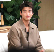 竹内涼真、プライベートでエアビー利用「海外での撮影終わりに家族を呼んで」次は父の住む沖縄へ