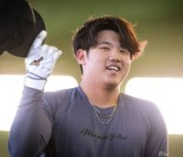 【巨人】２年目のホープ石塚裕惺キャンプ１軍スタートへ　阿部監督「入っていると思う」丸佳浩、坂本勇人も１軍