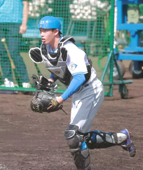 【日本ハム】ドラフト５位ルーキーが異例の１軍練習参加　練習試合で結果残した藤森海斗に新庄監督「アピールしなくていいから。気楽に」