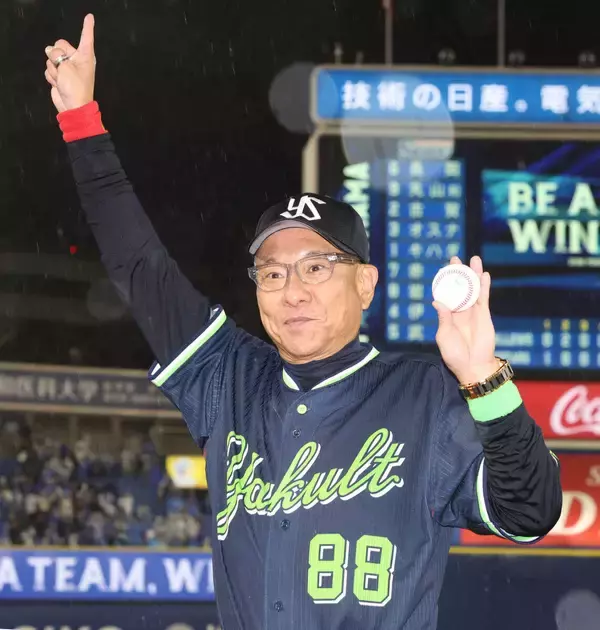 ヤクルト・池山隆寛監督、開幕戦で１勝目！「しびれるね～。最後は神頼みで念じていました」