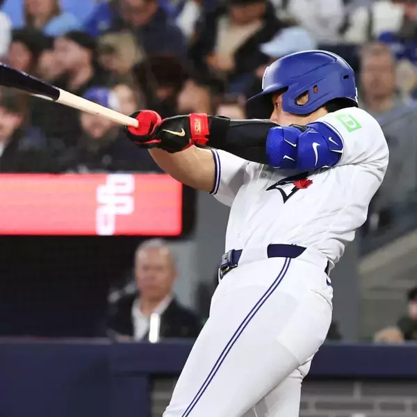 「岡本和真が日米通算２５０本塁打達成　衝撃の２試合連続アーチ　三塁打判定からホームランでファン総立ち」の画像