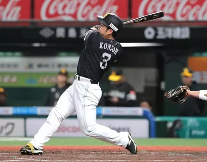 【ソフトバンク】近藤健介が「フルカウントの呪縛」を解く先制二塁打　１９打席目で初のＨランプ「追い込まれていましたが、いい対応」