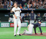 「【巨人】戸郷翔征がプロ１号を浴びた鈴木叶に５回にも適時打…今季初登板は５回５失点　初回１５１キロと復調の兆しも１００球で降板」の画像1