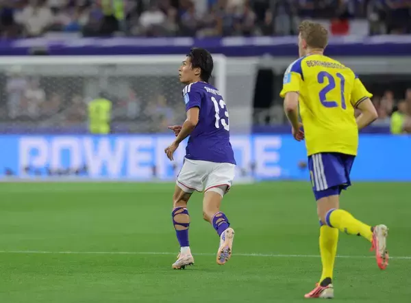 【Ｗ杯】中村敬斗「困惑」「本当に難しい」ソックス履き直し　宮本会長は主審に苦言「我々にとって不利」…前後半で２度注意される