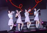 「ＩＬＬＩＴ　日本ツアーファイナルにＨＡＮＡ・ＪＩＳＯＯ＆ＭＯＭＯＫＡがサプライズ登場　「ビックリしましたか？」豪華コラボ新曲生披露」の画像1