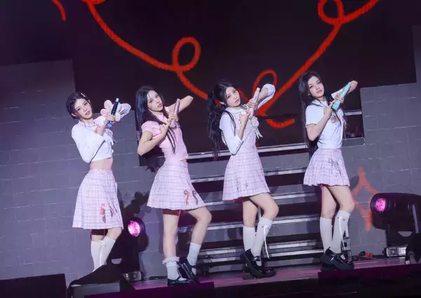 ＩＬＬＩＴ　日本ツアーファイナルにＨＡＮＡ・ＪＩＳＯＯ＆ＭＯＭＯＫＡがサプライズ登場　「ビックリしましたか？」豪華コラボ新曲生披露