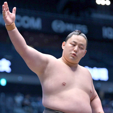 元十両の三田が今場所初白星　一番相撲を落とすも「勝ち越し目指して頑張ります」