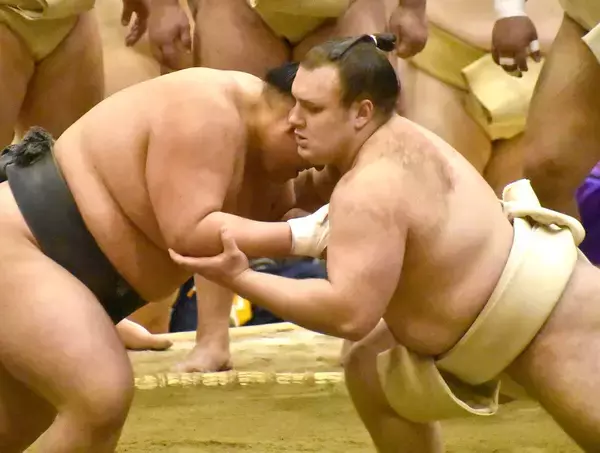 新大関・安青錦が縁の深い関西に凱旋　来日時に共同生活受け入れた山中新大さん「大関として戻ってきてくれてうれしい」