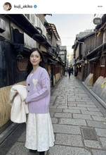久慈暁子、はんなり京都を街歩き「美人過ぎる」「お綺麗で可愛らしい」