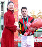 「【有馬記念】プレゼンターを務めた長澤まさみはレガレイラの単勝勝負　本命を決断した経緯に場内も驚き」の画像1