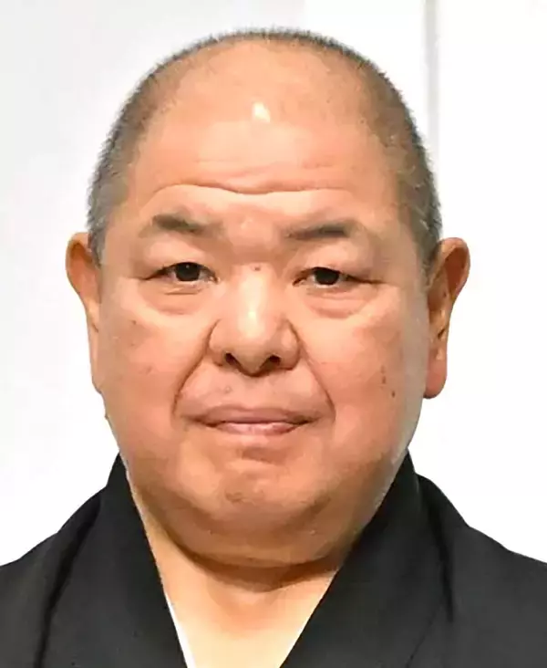 日本相撲協会、墨田区の小学生に「甘口国技館カレー」１万２０００個を贈呈　八角理事長が発案