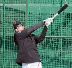 【巨人】ドラ５小浜佑斗、初屋外フリーでシュアな打撃披露　ウィーラーコーチ称賛の豪快サク越えも