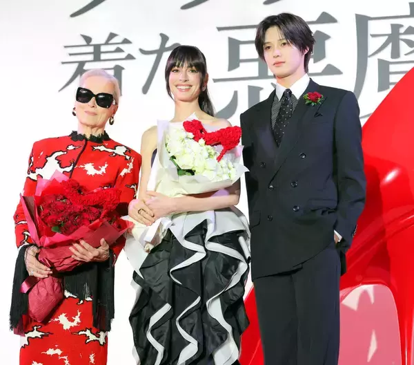 ＆ＴＥＡＭ・Ｋ　アン・ハサウェイと熱いハグで再会喜ぶ「ホンモノだ！」「オーラ圧倒的すぎる」