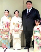 元幕内・水戸龍の引退披露断髪式に約３００人　結婚していたことも公表　３人娘の父親として第２の人生も電車道