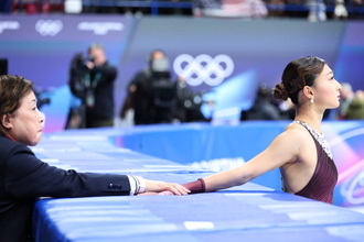 【五輪】銀メダルの坂本花織に「これが、いい位置」中野コーチの言葉に共感…現地発、担当記者の日記