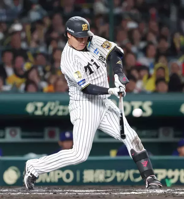 【阪神】大山悠輔のタイムリーで同点！佐藤輝明の"ラッキー三塁打"から　中日守備の乱れを得点につなげる