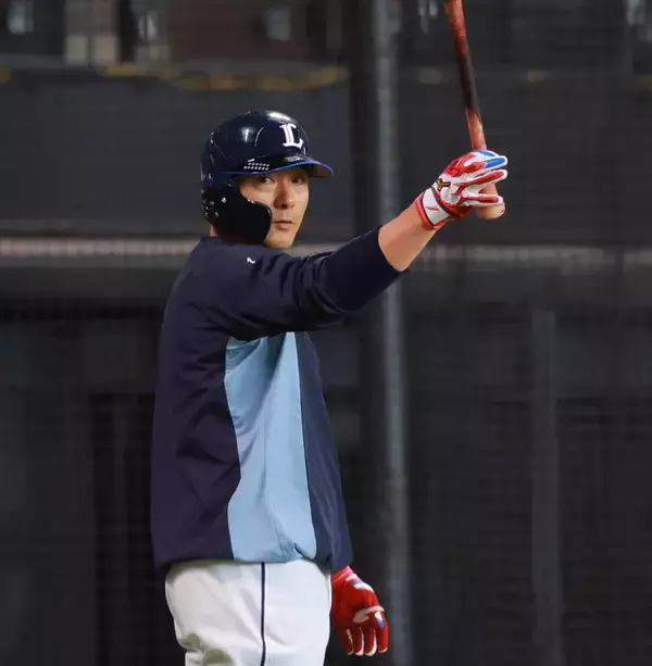 【セパ公示】（１８日）西武が栗山巧外野手を登録　中日はトレード加入の杉浦稔大投手を登録