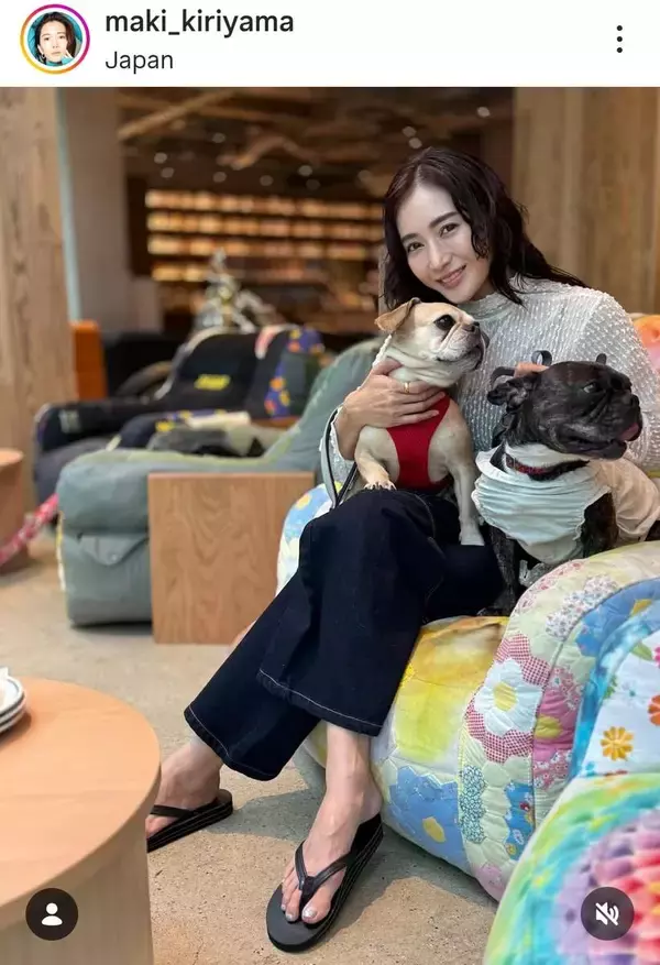 夫は４７歳ハンサム俳優…モデル妻が「綺麗」「かわいい～」サンダルコーデ披露！結婚１３年の桐山マキ