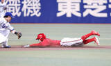 「【広島】辰見鴻之介がプロ野球記録に到達！代走だけで２５盗塁　１９７９年・藤瀬史朗に並ぶ勲章　昨オフに現役ドラフトで加入した「令和の走り屋」」の画像1