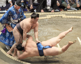 【元大関・琴風の目】霧島は体が無意識に反応している　これは稽古が十分でないとできない