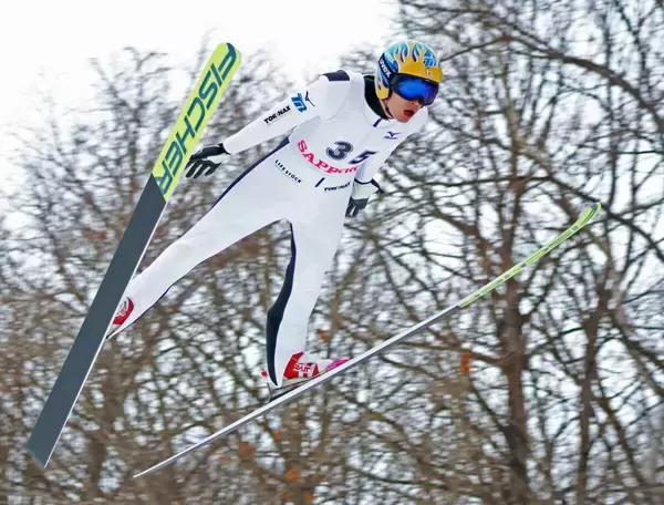 【ジャンプ】岩佐勇研が１回目ヒルサイズ超え１４３メートルマークで３位「２本とも良いジャンプだった」姉・明香とともに４年後の五輪出場を目指す