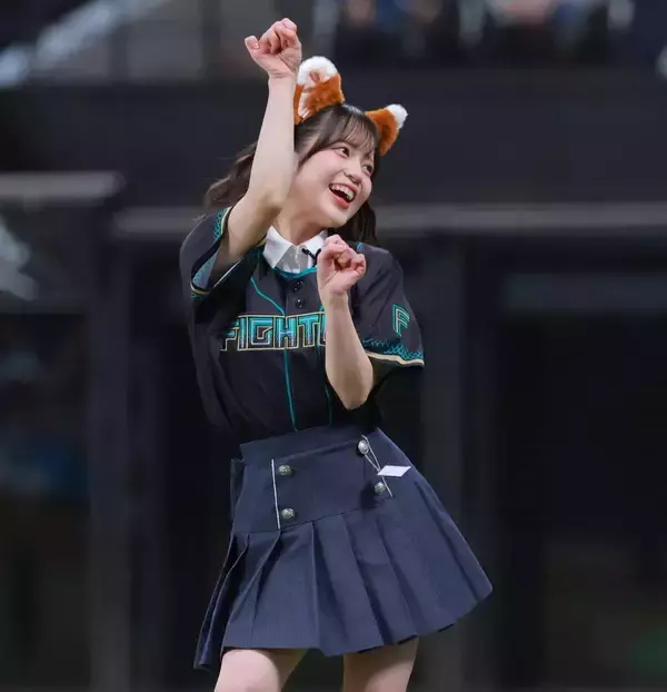 キュートすぎる～ＡＫＢ４８川村結衣＆花田藍衣、きつねダンスでスタンドを魅了