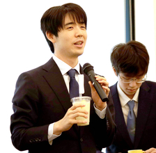 藤井聡太六冠「少しディープな話になるかも（笑）」６回覇者の詰将棋テーマにトーク、初の乾杯音頭も披露