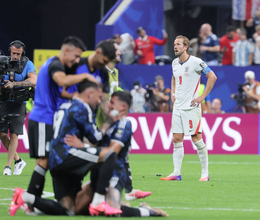 【Ｗ杯】悪夢の逆転負けに英メディア「判断を誤った」「交代策が裏目に」消極的采配のトゥヘル監督を批判