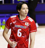 「【バレー】決勝Ｔ決めた日本男子、ＭＢ入れ替え　小野寺を登録　フェースガード着用の山内がリザーブ　“マニラの悪夢”から１年…今夜カナダ戦」の画像1