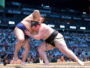 【見出し】ウクライナ出身の獅司が自己最速の９日目で勝ち越し「うれシシです」優勝争いでトップを並走