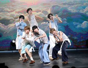 ＴＷＳ、プールで遊びたい「大きなプールを一日借りたい」新曲の夏ソングを爽快に披露