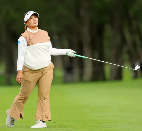 【女子ゴルフ】昨年覇者の鈴木愛がまさか　首位発進から予選落ち　ツアー７人目の悪夢に「しゃべることは何もない」