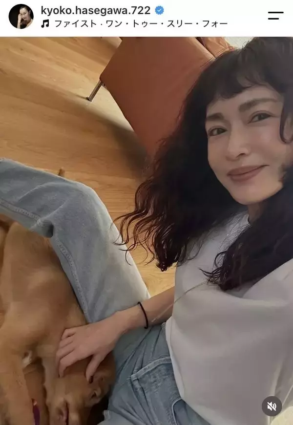 長谷川京子が多彩な近影を公開　プラベ＆胸元ざっくりドレス姿「どの京子さんも美しくて」ファンため息