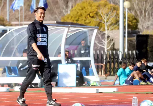 【Ｊ２藤枝】槙野智章監督初陣負けても「ＵＢＡＵ（奪う）」の一端見せた　攻撃的布陣でＪ１福岡から３得点