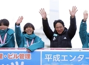 【箱根駅伝】青学大が優勝パレード　原晋監督「今日は皆さま輝いて帰ってください！」　黒田朝日らが手を振る
