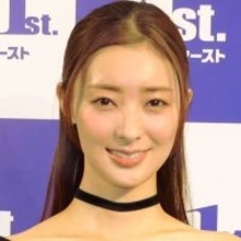 「今世紀最強」宮本茉由がおでこ丸出しくるくるヘアでウィンク！ファン歓喜「海外ギャルみたい」「ほんと秋田美人」