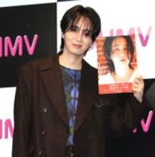 カルマ、今後挑戦したいことは「料理本も出せたら」　初の写真集発売でファンと交流　